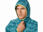 Asics chaqueta plegable hombre pino brumoso yuzu agrio elegante y ligera - Image 2