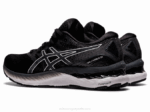 Asics Gel Nimbus 23 Zapatillas Anchas Blanco Negro Ideal Para Correr - Image 3