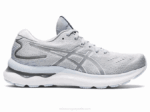 Asics gel-nimbus 24 ancho gris piedmont y blanco