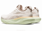 Asics Gel Nimbus 25 Zapatillas Crema Cervatillo Comodidad y Estilo - Image 3
