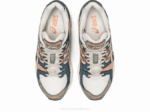 Asics gel-nimbus 9 deportivas crema gris pluma confort y estilo - Image 6