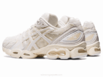 Asics Gel Nimbus 9 Zapatillas Blanco Crema Comodidad y Estilo - Image 3