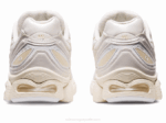Asics Gel Nimbus 9 Zapatillas Blanco Crema Comodidad y Estilo - Image 5