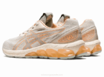 Asics Gel Quantum 180 VII Zapatillas Gris Humo y Crema - Image 3