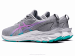 Asics NovaBlast 2 Escuela Primaria Gris Piedmont y Brillo Lavanda - Image 3