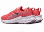 Asics Novablast 2 Zapatillas Preescolar Papaya Violeta Energía y Comodidad - Image 3