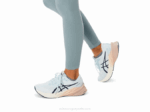 Asics Novablast 3 Nagino Zapatillas Cielo Crema Rendimiento y Comodidad - Image 8