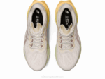 Asics Novablasto 3 Zapatillas Crema Cervatillo Comodidad y Estilo - Image 6