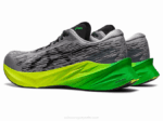 Asics Novablasto 3 Zapatillas de Correr Yeso Negro - Image 3