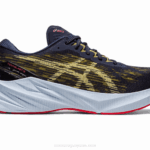 Asics Novablasto 3 Zapatillas Medianoche Aceite de Oliva Comfort y Estilo