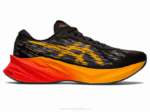 Asics Novablasto 3 Zapatillas Negras y Ámbar para Correr