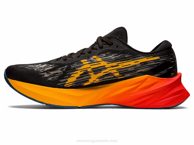 Asics Novablasto 3 Zapatillas Negras y Ámbar para Correr - Image 4