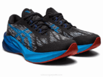 Asics Novablasto 3 Zapatillas Negro Azul Isla Rendimiento Deportivo - Image 2