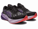 Asics Novablasto 3 Zapatillas Negro Púrpura Polvoriento Confort y Estilo - Image 2