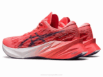 Asics Novablasto 3 Zapatillas Papaya Púrpura Polvoriento Comodidad y Estilo - Image 3