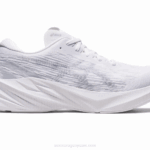 Asics Novablasto 3 Zapatillas Running Blanco Gris Piedmont
