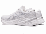 Asics Novablasto 3 Zapatillas Running Blanco Gris Piedmont - Image 3