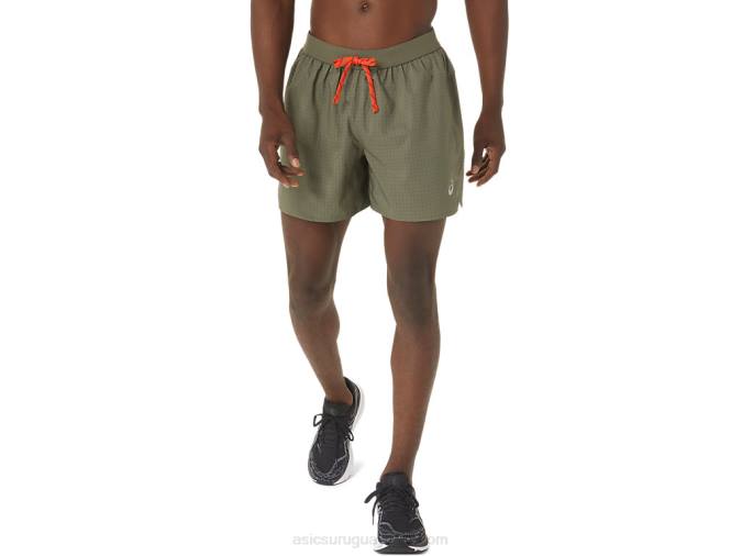 Asics pantalón corto logo Fujitrail hombre verde estilo y confort - Image 1