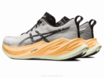 Asics Superexplosión Susurro Verde Negro Rendimiento y Estilo - Image 3
