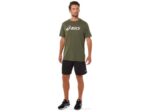 Camiseta Asics de Manga Corta Logo Lockup Color Oliva - Image 4