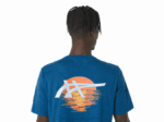 Camiseta Asics Rayas Amanecer Lago Estilo y Comodidad - Image 4