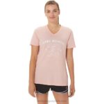 playera Asics cuello en V mujer run club rosa helada estilo y comodidad